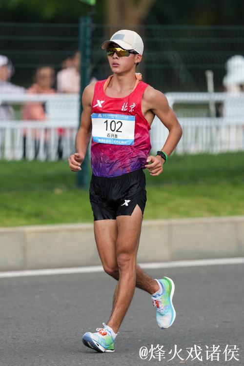 杨家玉与石升吉联手夺得马拉松竞走混合接力冠军